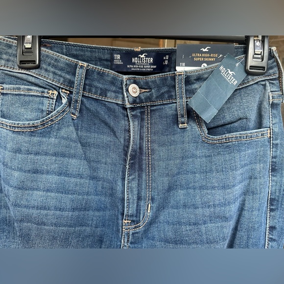 Hollister Jeans - Picture 3 of 4